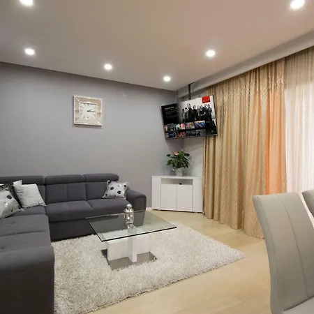 Apartment Deluxe Nana Makarska Exterior photo